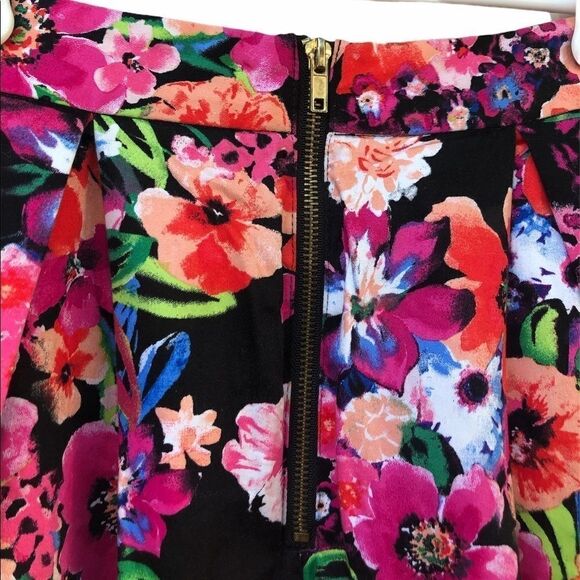 89th & Madison Floral Skirt - Picture 3 of 4